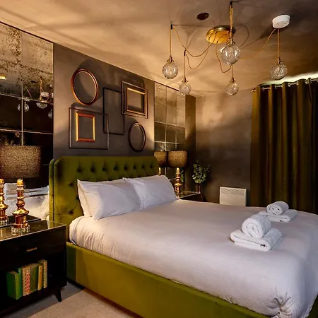 Retreat For 4 With Free Parking And Gym Access