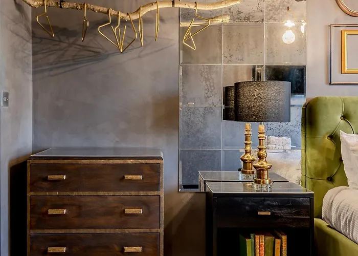 Retreat For 4 With Free Parking And Gym Access *