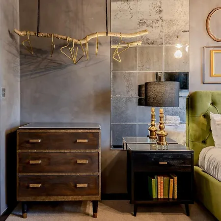 Retreat For 4 With Free Parking And Gym Access *