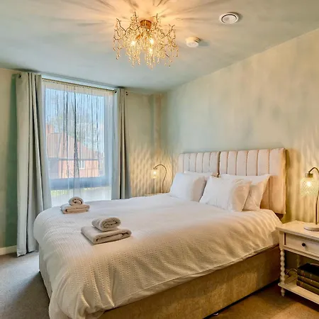 Retreat For 4 With Free Parking And Gym Access Apartamento York